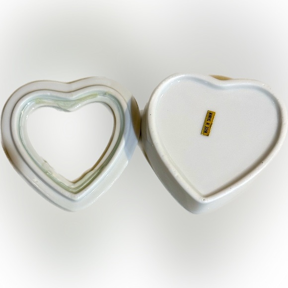 VTG HEART GLASS LIDDED TRINKET DISH VALENTINE WHITE RED I LOVE YOU SPECIAL GIFT - Picture 3 of 3